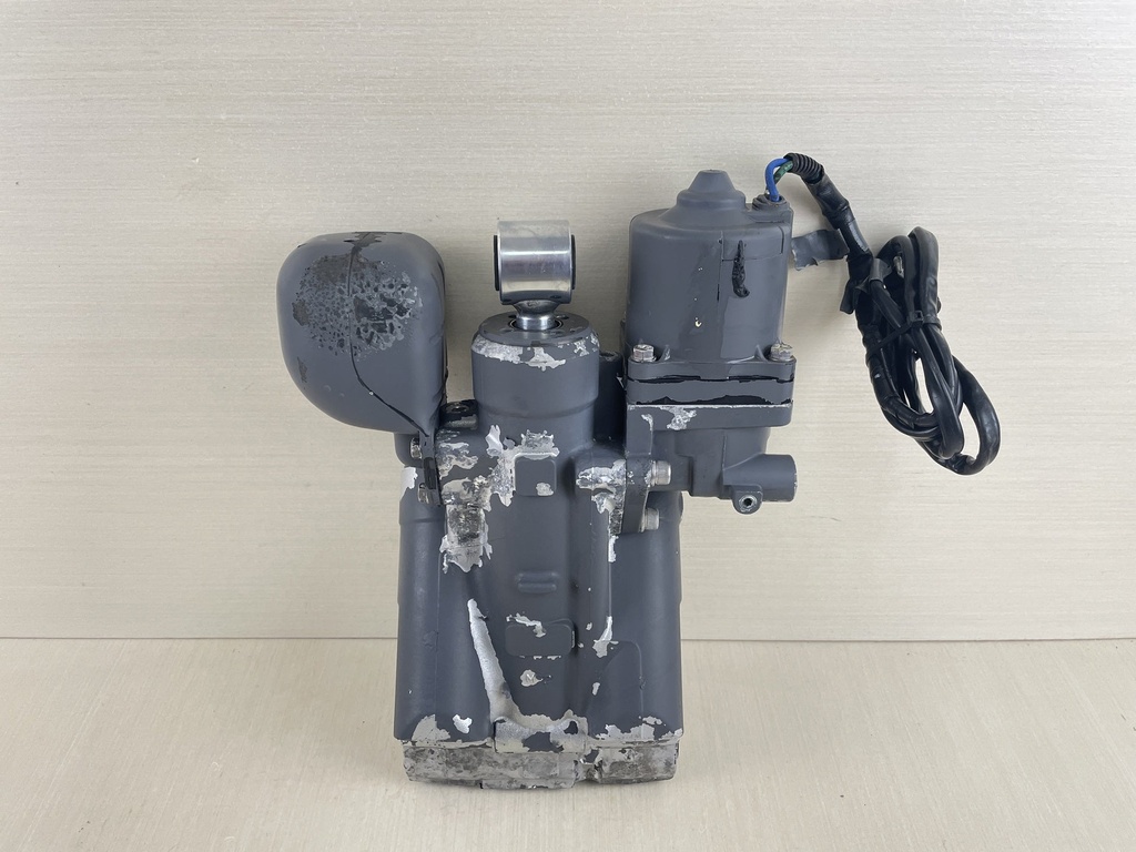 2001 Honda 90HP 4 Stroke Outboard Power Trim Tilt Unit Assembly 56000-ZW1-708