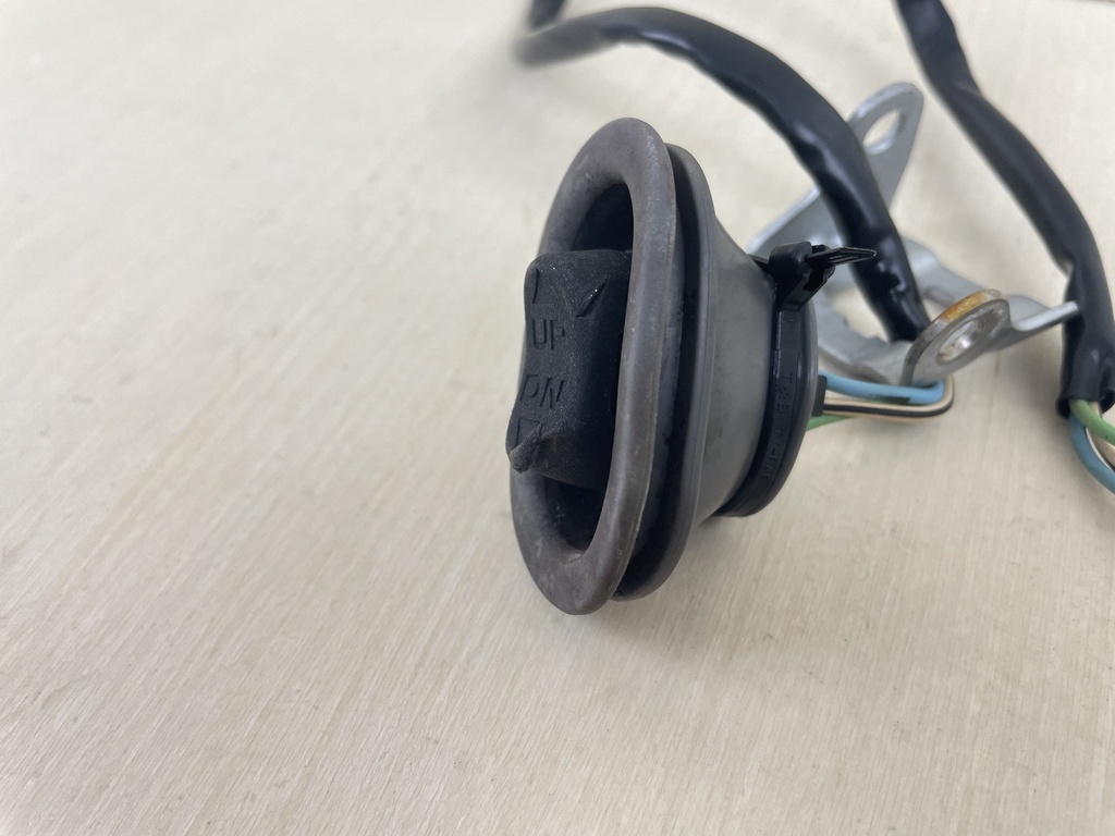 2001 Honda 90HP 4 Stroke Outboard Trim Tilt Switch 35640-ZW1-023