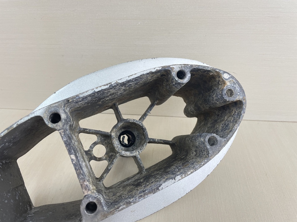 2001 Honda 90HP 4 Stroke Outboard 5" Extension Separator Silver 40202-ZW1-710ZA