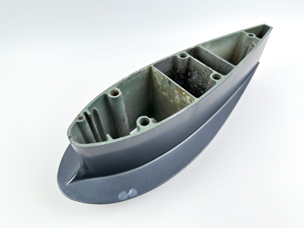 2000 Yamaha 100 HP 4 Stroke Outboard Midsection Extension / Spacer 688-45211-01-4D OEM