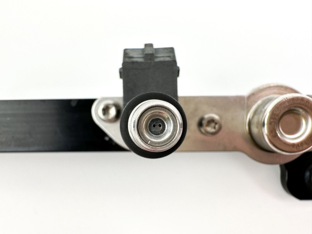 2008 Mercury 300 HP 4 Stroke Outboard Fuel Injector Set W/ Rail 8M0041080 OEM