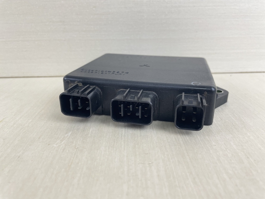 2001 Honda 90HP 4 Stroke Outboard CDI Ignition Control Module ECU 30400-ZW1-013