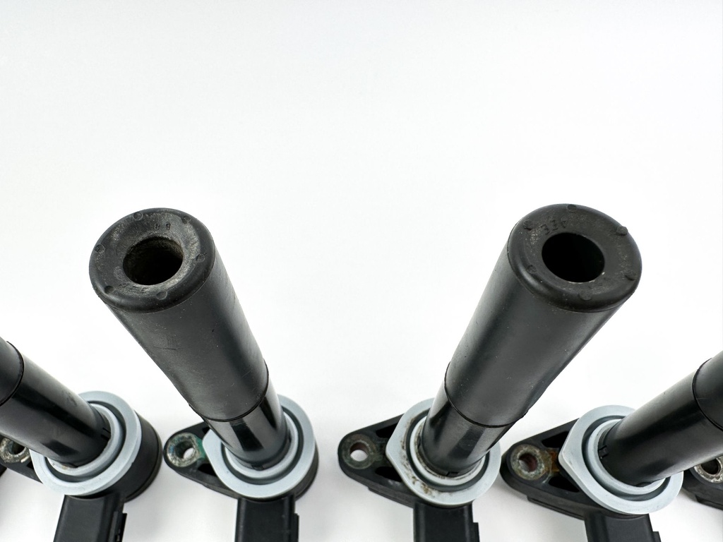 2008 Mercury 300 HP 4 Stroke Outboard Ignition Coil Set 880615T01 OEM