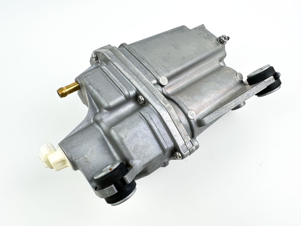 2016 Suzuki 175 HP 4 Stroke Outboard Vapor Separator Tank VST 15600-96J12 OEM