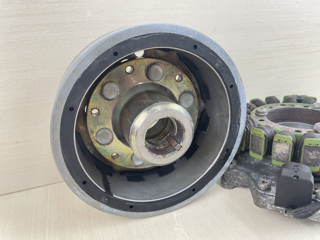 2001 Honda 90HP 4 Stroke Outboard Stator Pulser Coil Rotor Assembly 31630-ZW1-L01