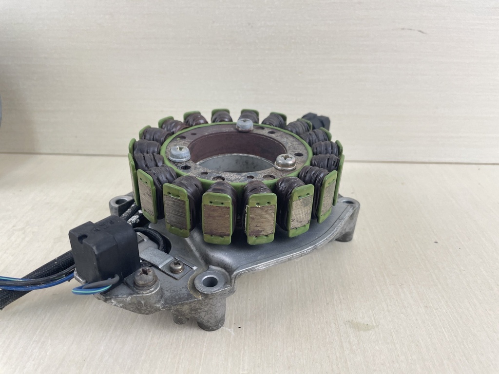 2001 Honda 90HP 4 Stroke Outboard Stator Pulser Coil Rotor Assembly 31630-ZW1-L01