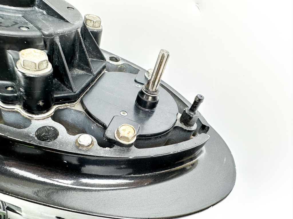 2016 Suzuki 175 HP 4 Stroke Outboard Lower Unit Gear Case 50040-96838-0EP OEM