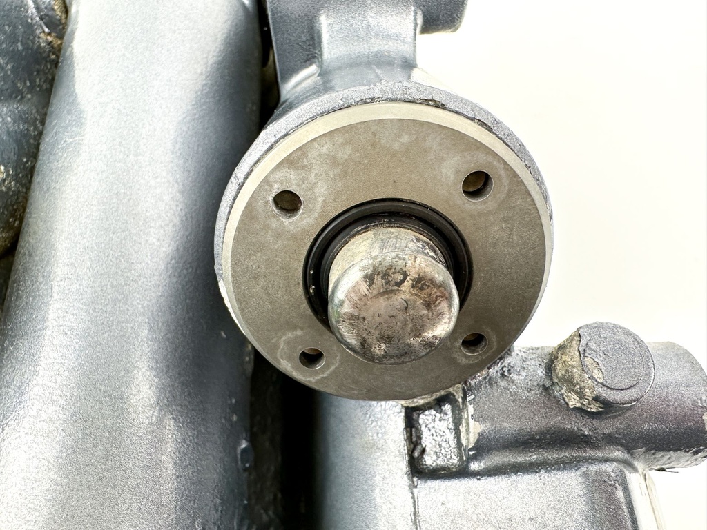 02-18 Yamaha 200 225 250 300 HP 4 Stroke Outboard Power Trim Tilt Unit