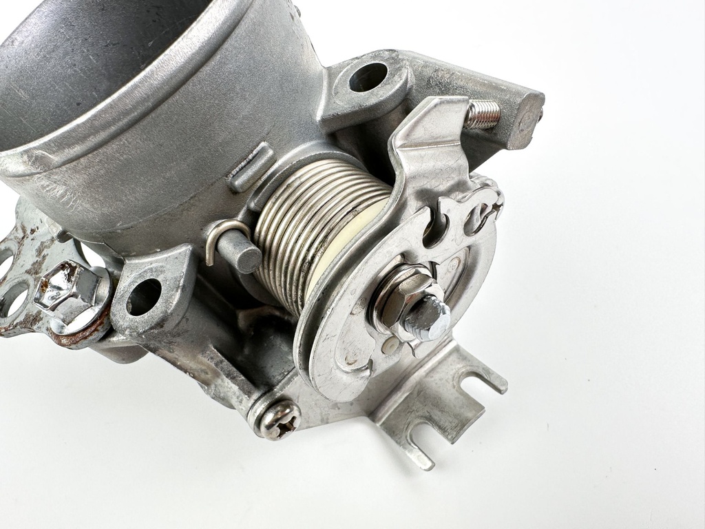 2016 Suzuki 175 HP 4 Stroke Outboard Throttle Body Assembly 13300-96J01 OEM