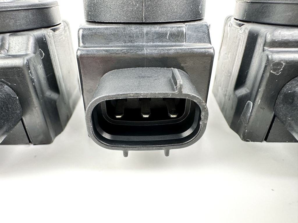 2016 Suzuki 175 HP 4 Stroke Outboard Ignition Coil Set 33410-93J00 OEM