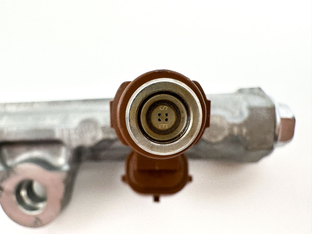 2016 Suzuki 175 HP 4 Stroke Outboard Fuel Injector Set W/ Rail 15710-96J00 Tested