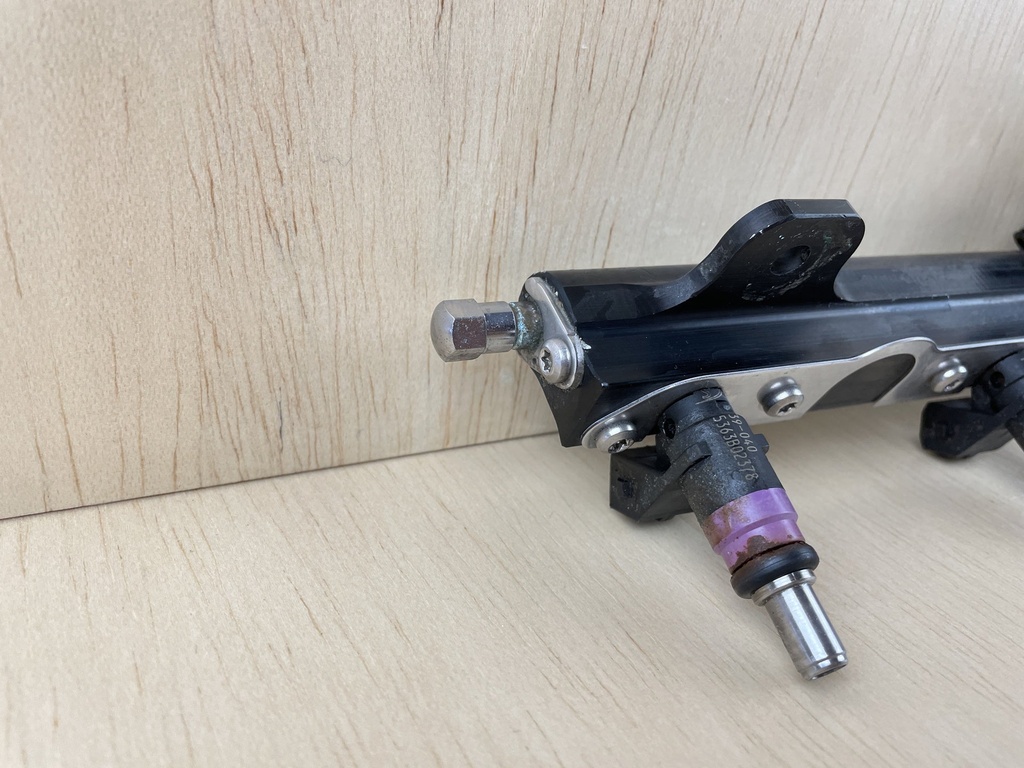 2006 Mercury 275HP Verado Outboard Engine Fuel Injector With Rail 8M0006027 895022A01