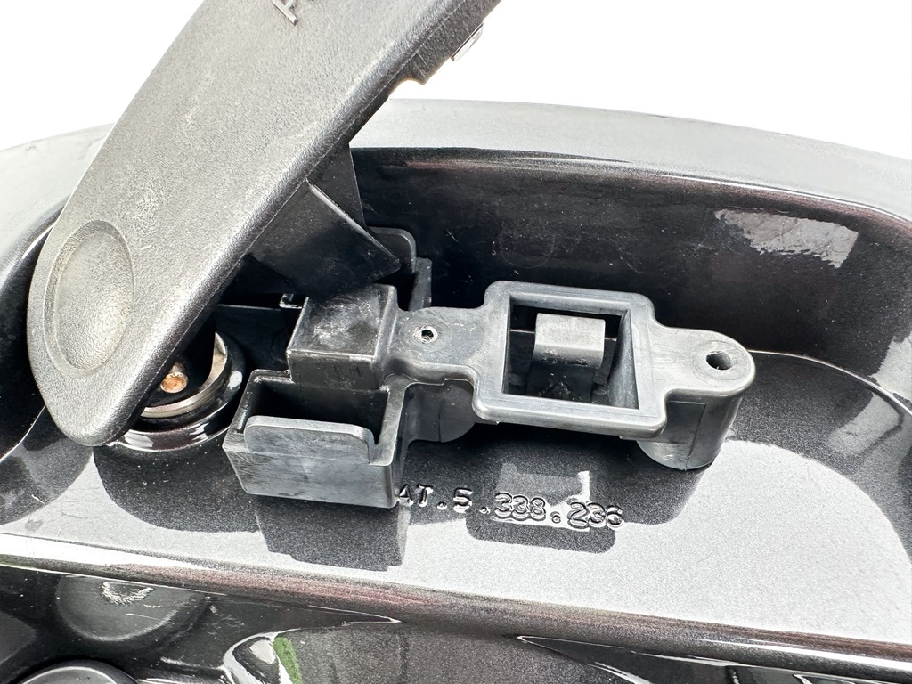 2016 Suzuki 175 HP 4 Stroke Outboard Front Panel Cowling Assembly 61831-96J10-0EP OEM