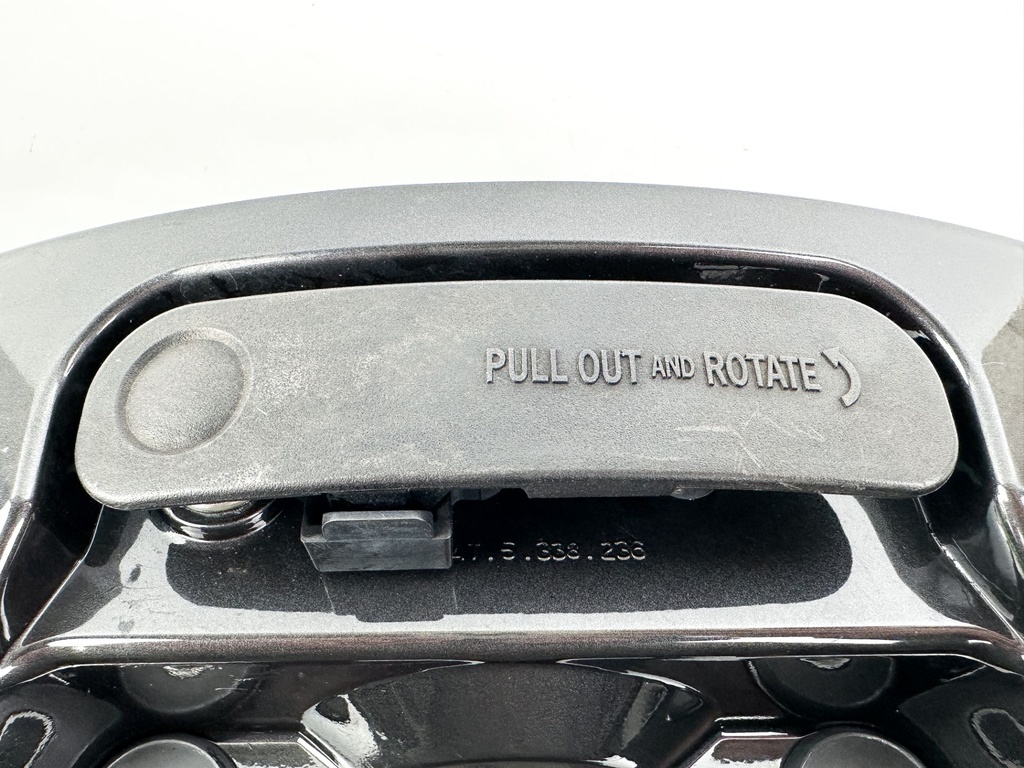 2016 Suzuki 175 HP 4 Stroke Outboard Front Panel Cowling Assembly 61831-96J10-0EP OEM