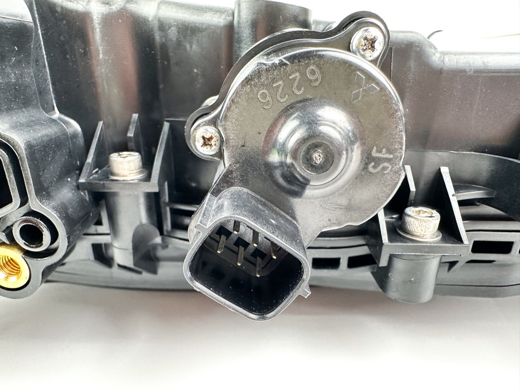 2016 Suzuki 175 HP 4 Stroke Outboard Intake Manifold 13110-96J00 OEM