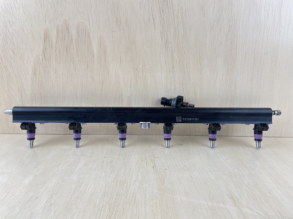 Mercury 275HP Verado Outboard Engine Fuel Injector With Rail 8M0006027 895022A01