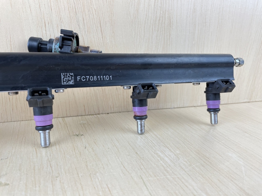 Mercury 275HP Verado Outboard Engine Fuel Injector With Rail 8M0006027 895022A01