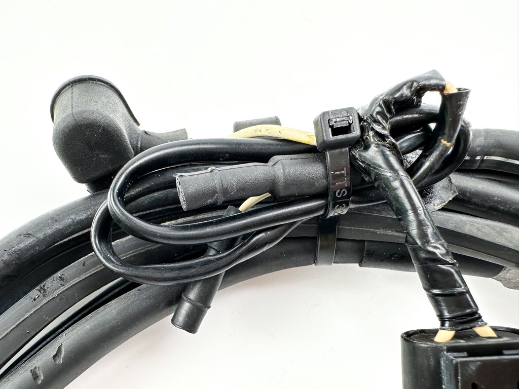 2003 Honda 50 HP 4 Stroke Outboard Battery Cables 32410-ZV5-820 OEM