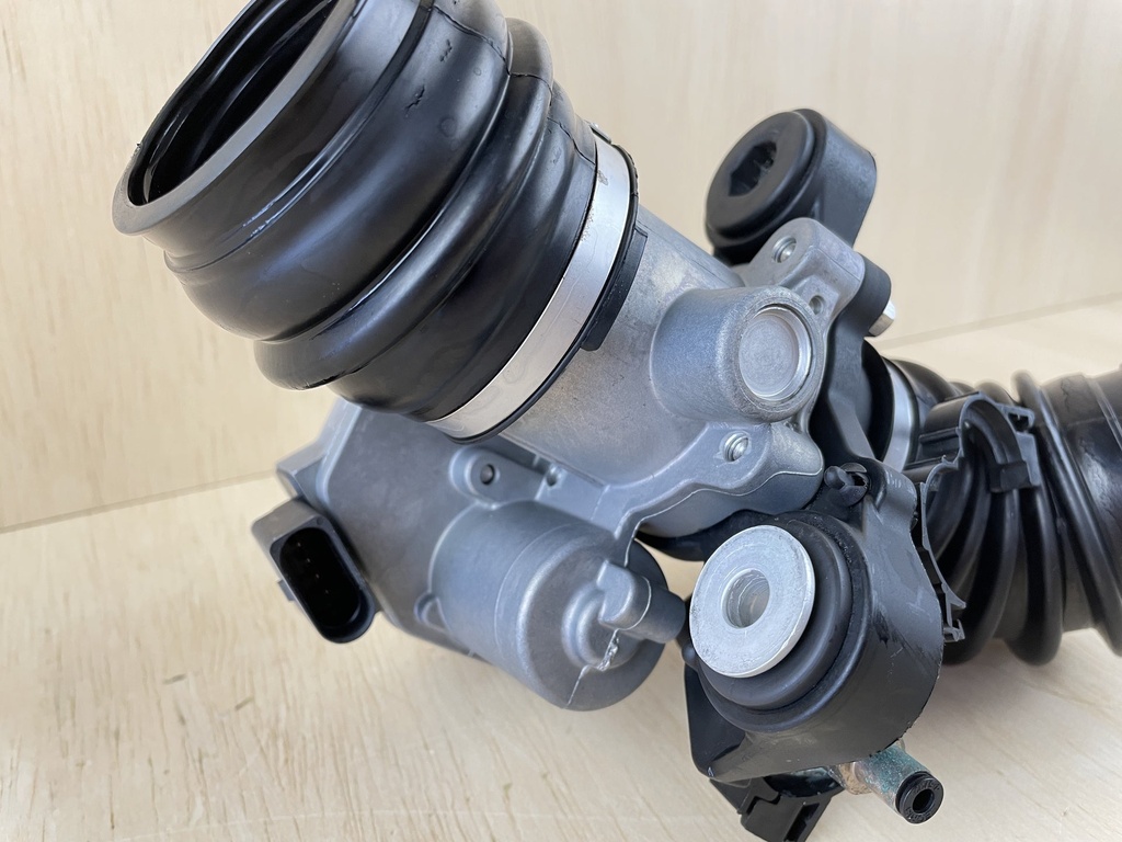 Mercury Verado 275HP Boost Valve Assembly 884408A08 884408T05 884408A07