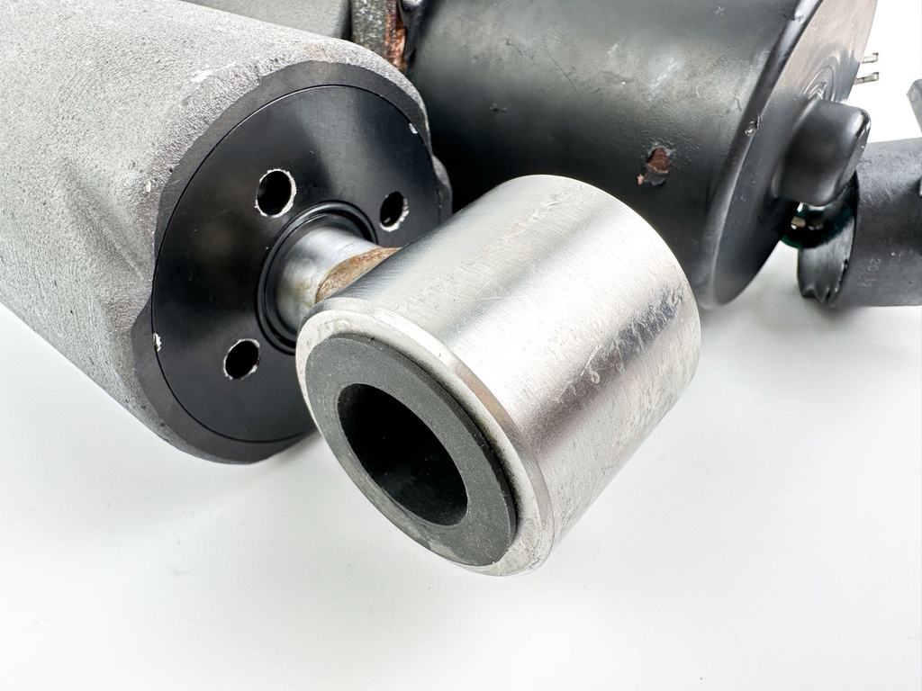 Evinrude Etec 70 90 115 130 HP Outboard Trim & Tilt Assembly 5005756 5008949