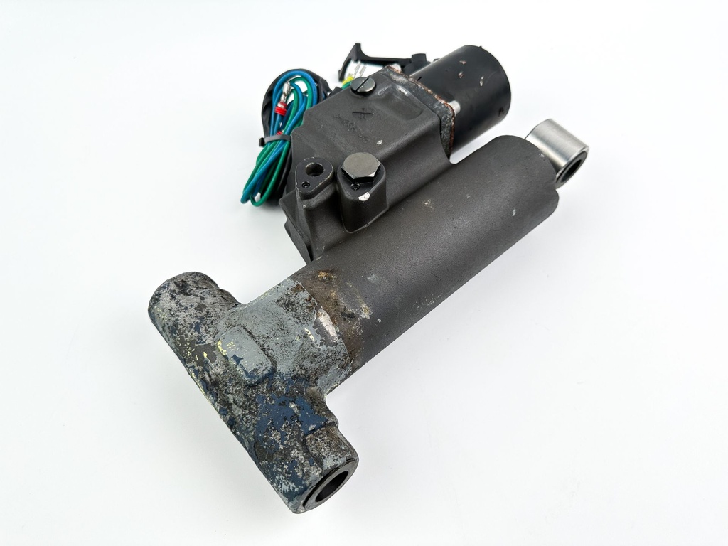 Evinrude Etec 70 90 115 130 HP Outboard Trim & Tilt Assembly 5005756 5008949