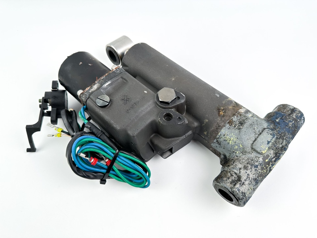 Evinrude Etec 70 90 115 130 HP Outboard Trim & Tilt Assembly 5005756 5008949