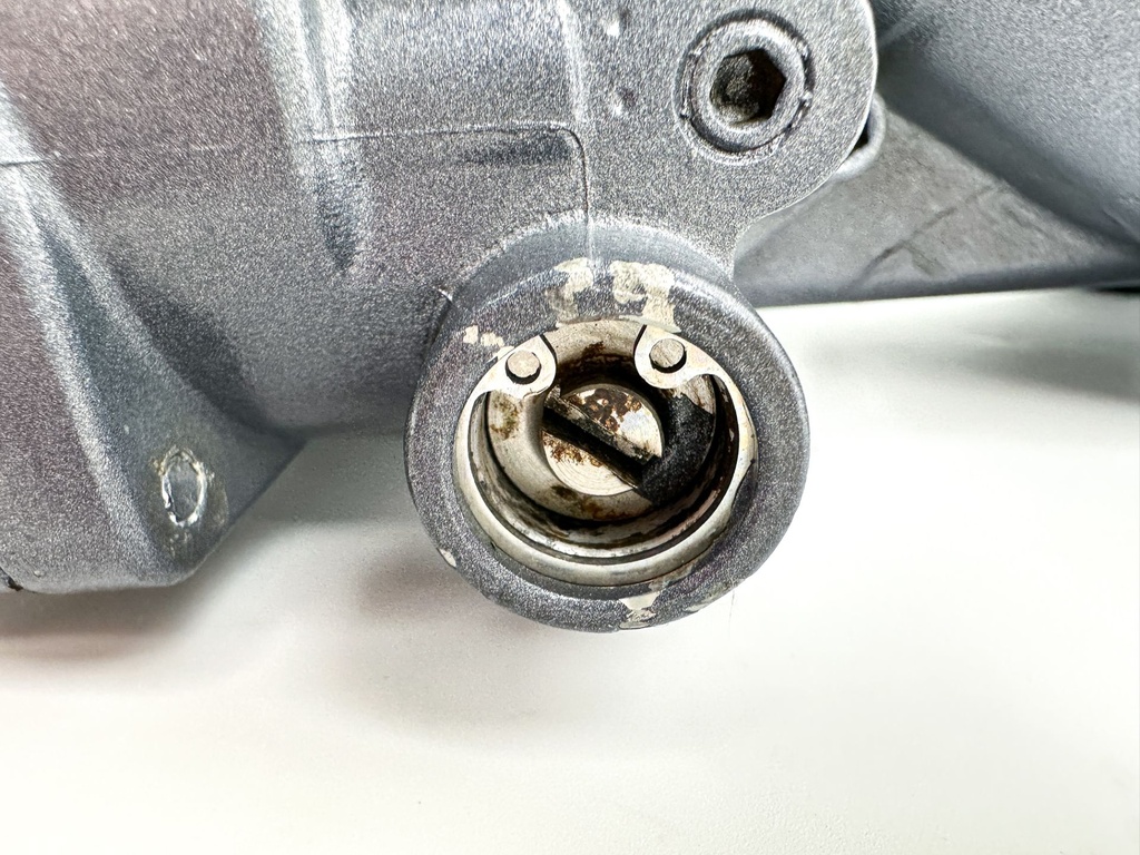 2006 Yamaha 115 HP 4 Stroke Outboard Power Trim Tilt Unit 68V-43800-13-00 OEM