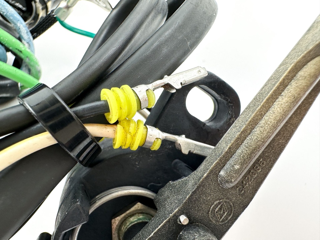 Evinrude Etec 70 90 115 130 HP Outboard Trim & Tilt Assembly Ready To Install