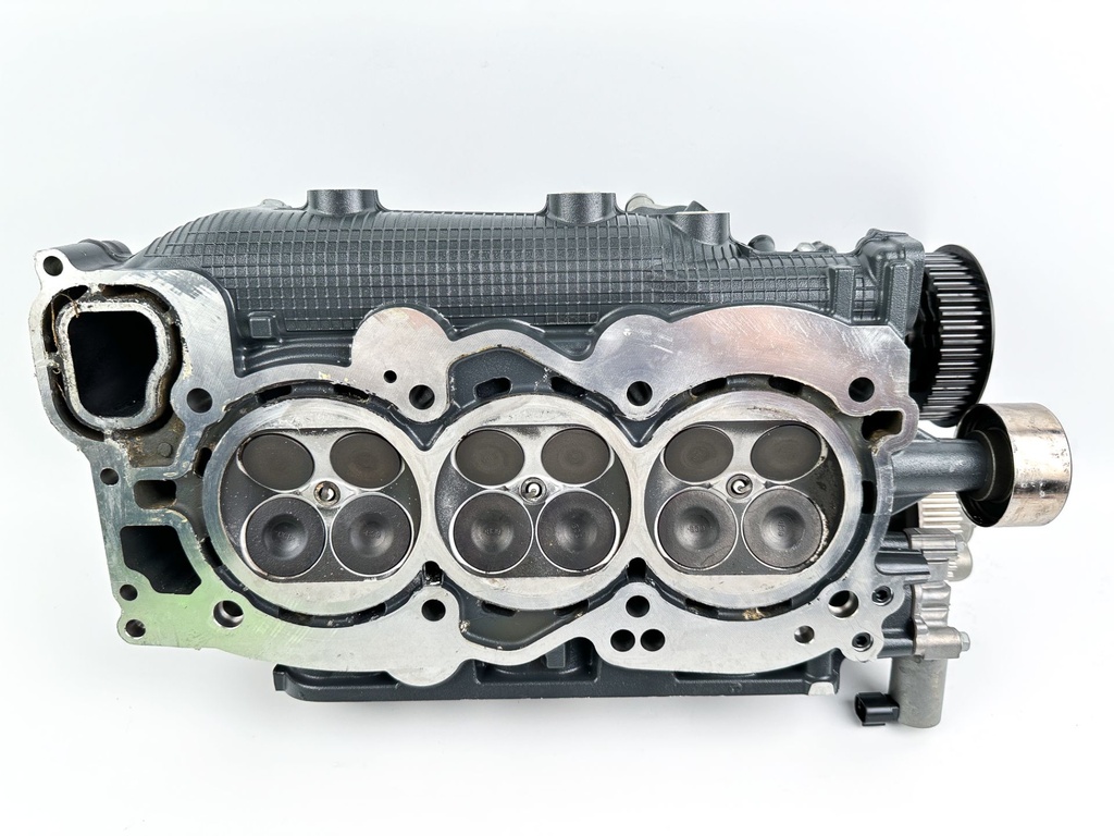 2019 Yamaha F250 250 HP 4 Stroke Outboard Port Cylinder Head 6CE-W009C-03-9S OEM