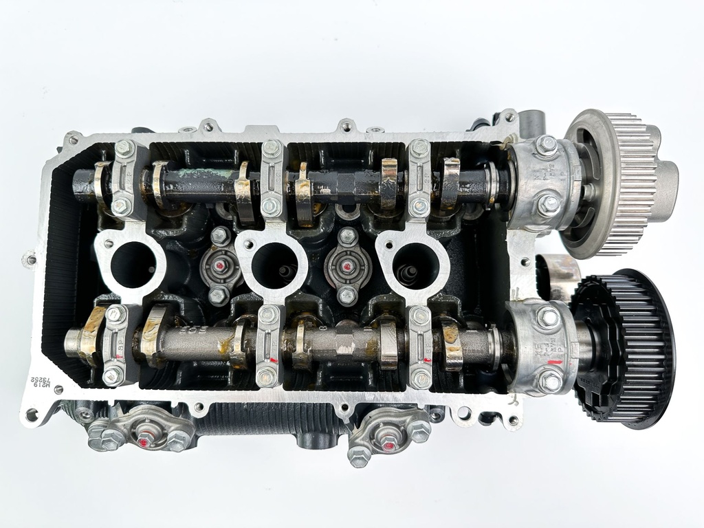 2019 Yamaha F250 250 HP 4 Stroke Outboard Port Cylinder Head 6CE-W009C-03-9S OEM