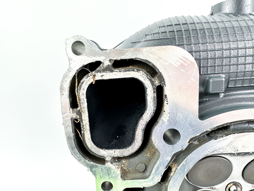 2019 Yamaha F250 250 HP 4 Stroke Outboard Port Cylinder Head 6CE-W009C-03-9S OEM