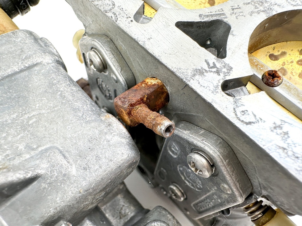 2003 Mercury 150HP Outboard Engine Carburetor Setup Top Middle Bottom 828272T67