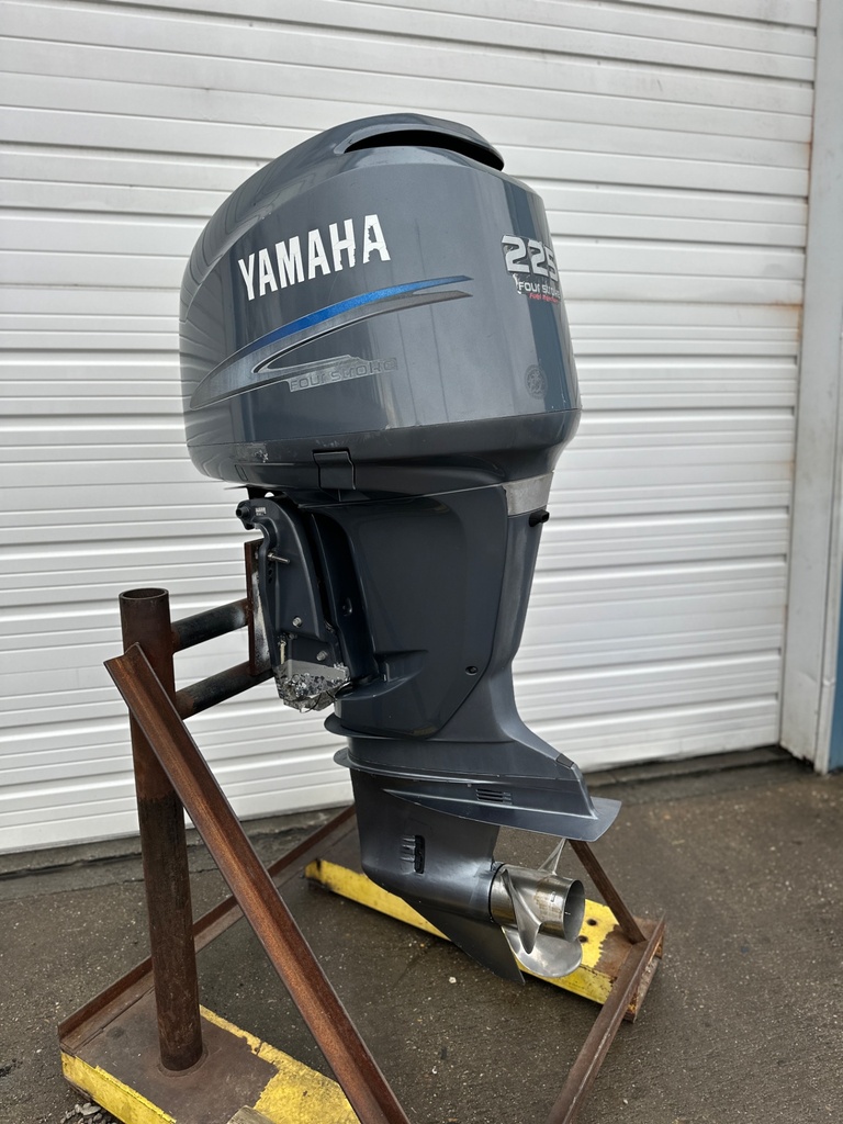2004 Yamaha 225 HP 4 Stroke Outboard Engine Complete F225TXRC OEM