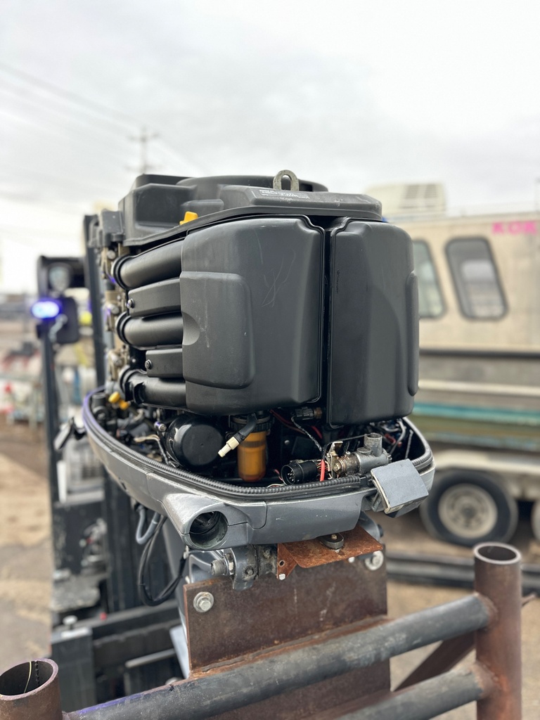 2004 Yamaha 225 HP 4 Stroke Outboard Engine Complete F225TXRC OEM