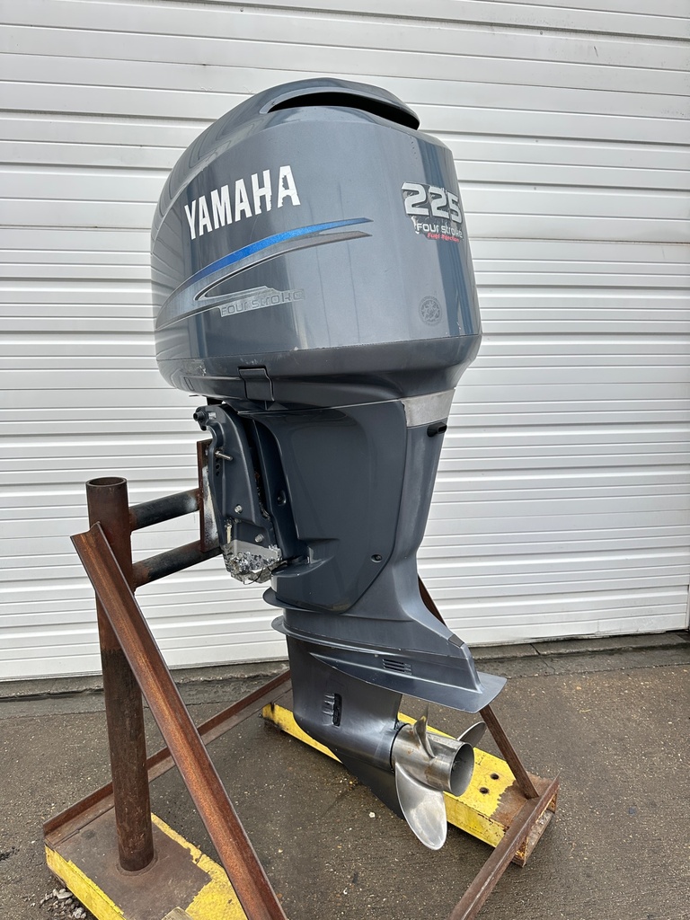 2004 Yamaha 225 HP 4 Stroke Outboard Engine Complete F225TXRC OEM