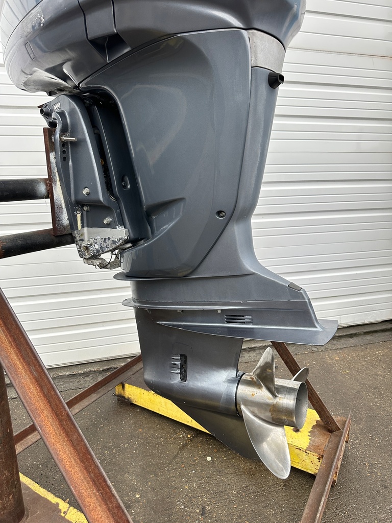 2004 Yamaha 225 HP 4 Stroke Outboard Engine Complete F225TXRC OEM