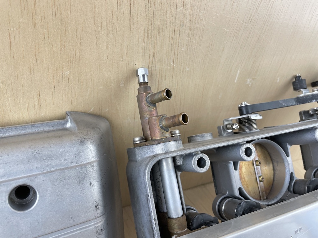 2001 Mercury 250HP 2 Stroke EFI Outboard Shutter Fuel Management System 825818A14