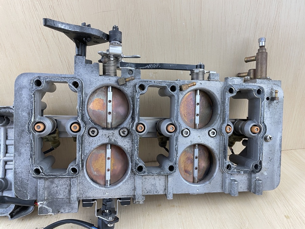 2001 Mercury 250HP 2 Stroke EFI Outboard Shutter Fuel Management System 825818A14