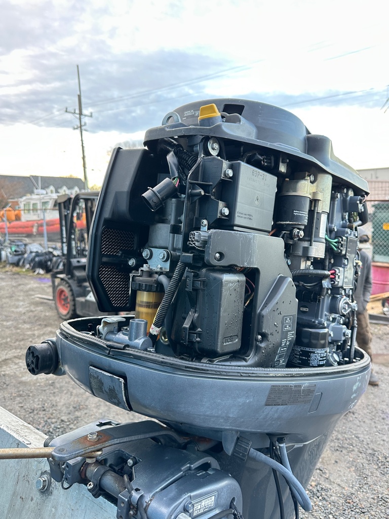 2005 Yamaha F150 150HP 4 Stroke Outboard Engine W/ 25" Shaft - 217 Hours