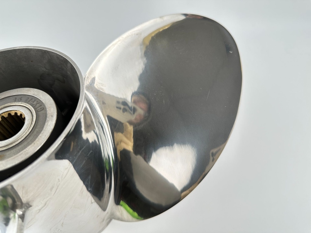 Evinrude Johnson Rebel Prop Stainless Steel 15 1/4 x 19P RH Standard 763570