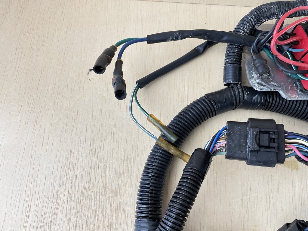 2001 Mercury 250HP 2 Stroke EFI Outboard Engine Wire Harness Assembly 825433A11