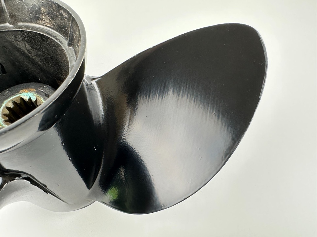 Evinrude Johnson 12 1/4 x 15P Propeller RH Standard 390850 OMC