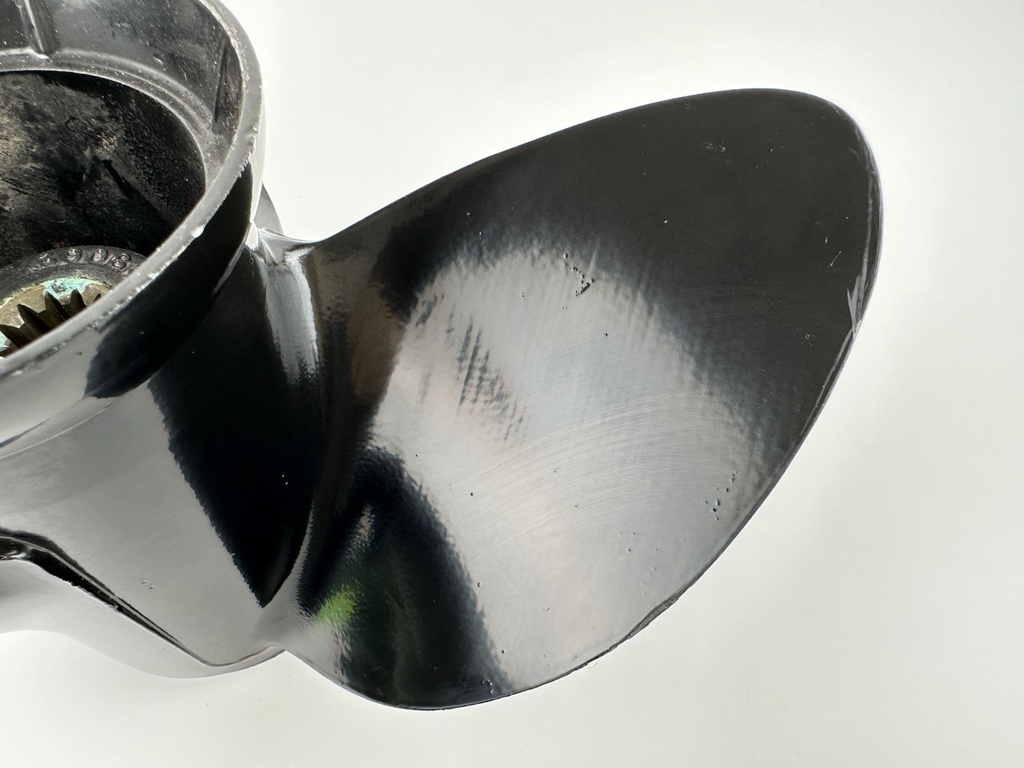 Evinrude Johnson 12 1/4 x 15P Propeller RH Standard 390850 OMC