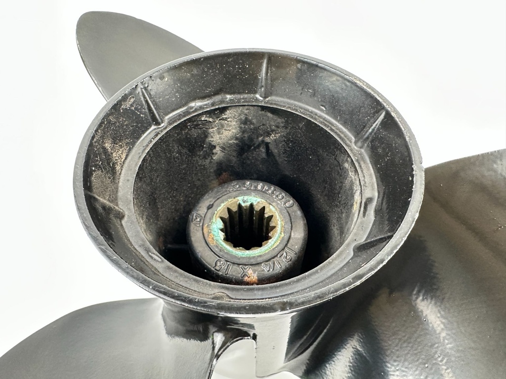 Evinrude Johnson 12 1/4 x 15P Propeller RH Standard 390850 OMC