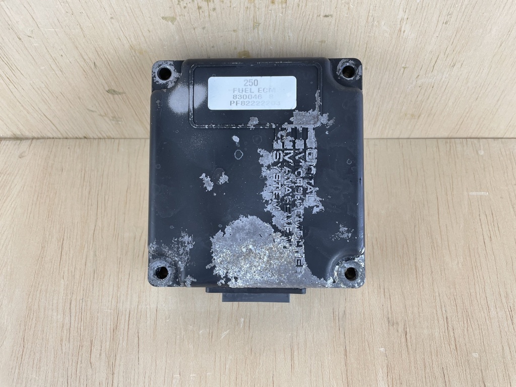 2001 Mercury 250HP 2 Stroke EFI Outboard Engine Control Unit ECM ECU 830046 B