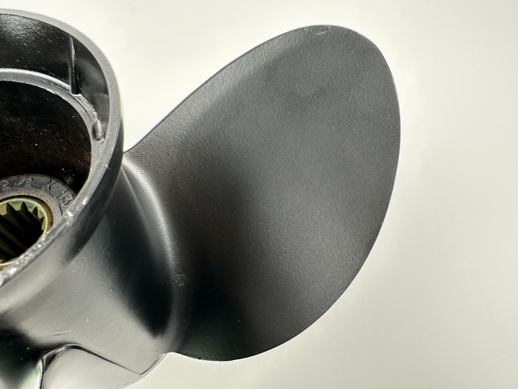 Evinrude Johnson 12 1/2 x 13P Propeller RH Standard 390849 OMC