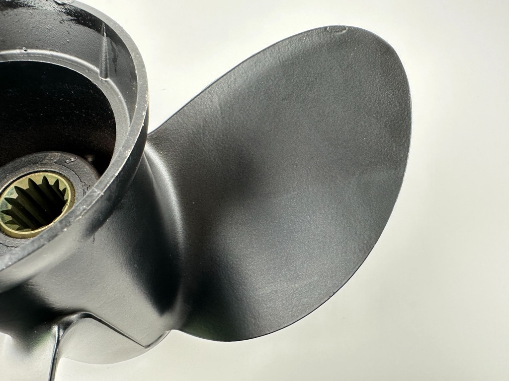 Evinrude Johnson 12 1/2 x 13P Propeller RH Standard 390849 OMC