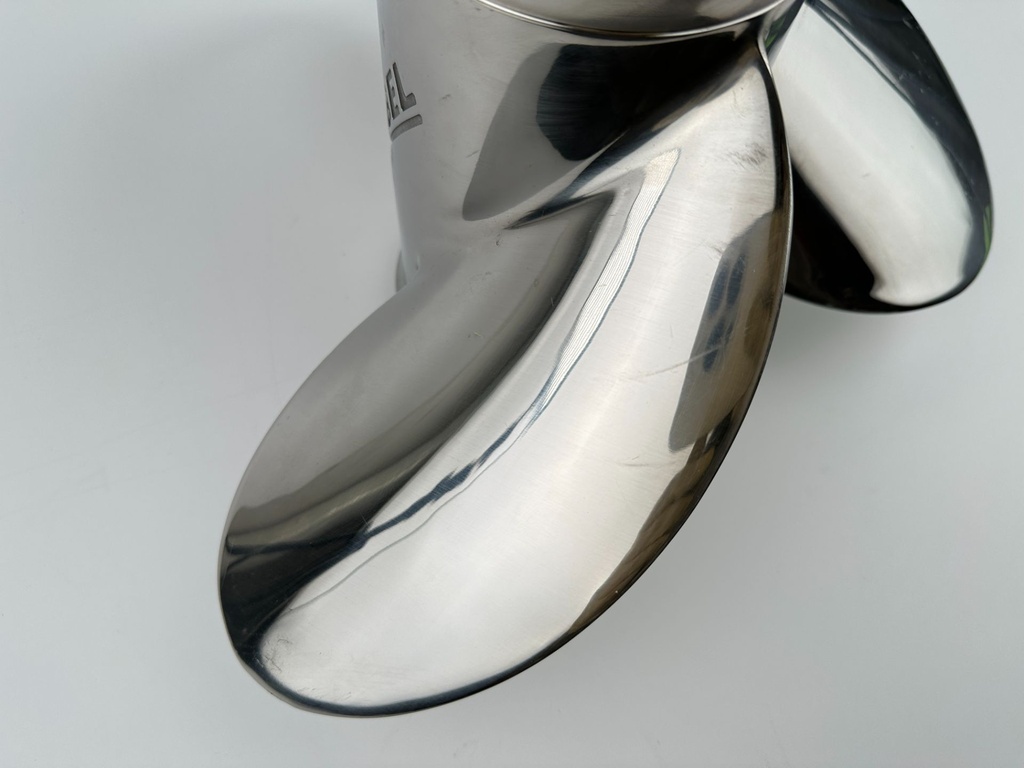 Evinrude Johnson Rebel Stainless Steel Propeller 15 1/4 x 19 P RH Standard 763990