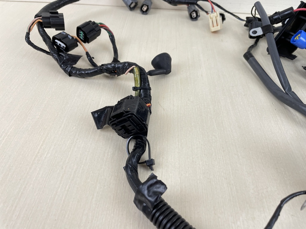 2005 Yamaha 115HP 4 Stroke Outboard Engine Wire Harness Assembly 68V-82590-40-00