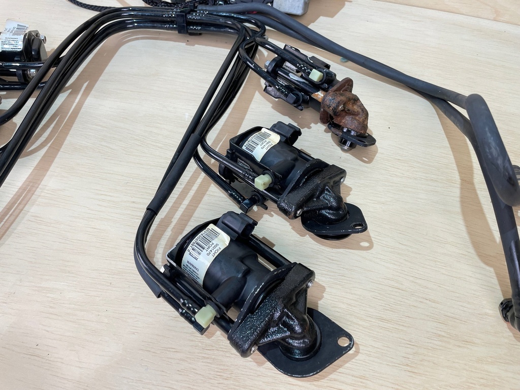 2000 Evinrude Ocean Pro 225HP Computer EMM With Injectors 586724